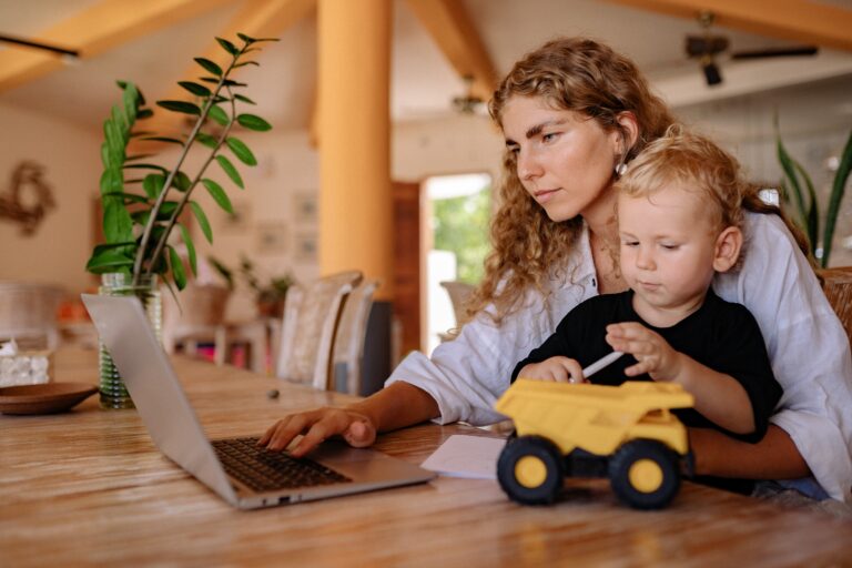 Best Jobs for Stay at Home Moms with No Experience